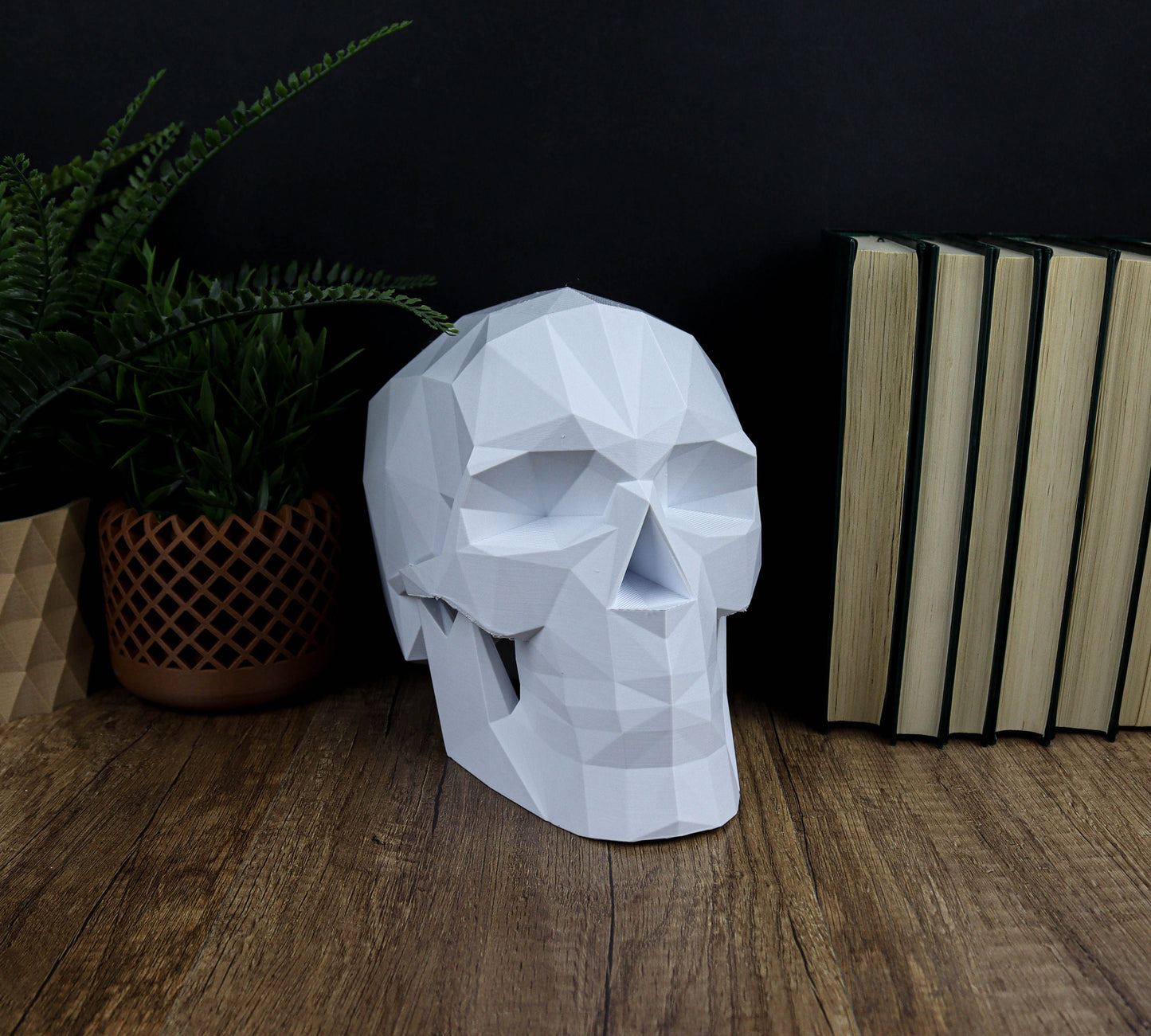 Low Poly Skull Headphone Holder, Skull Horror Decor Headphone stand