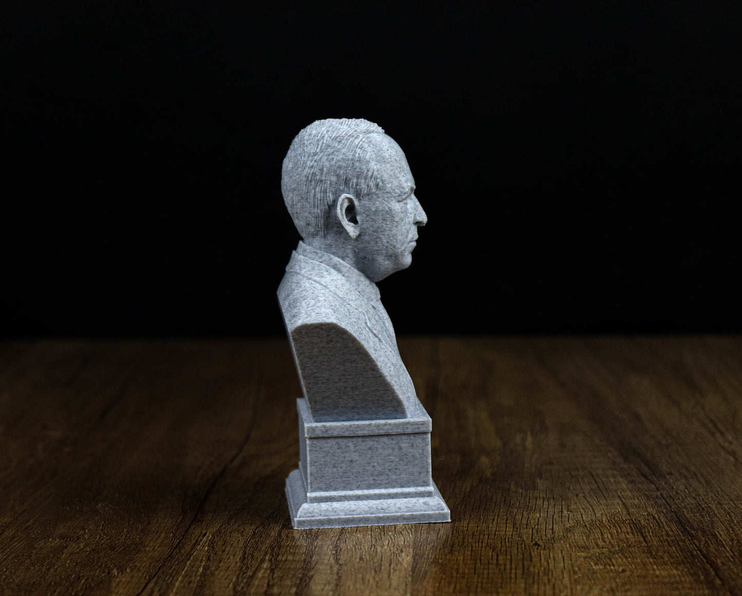 C.S. Lewis Bust, British Writer Statue, Sculpture Decoration