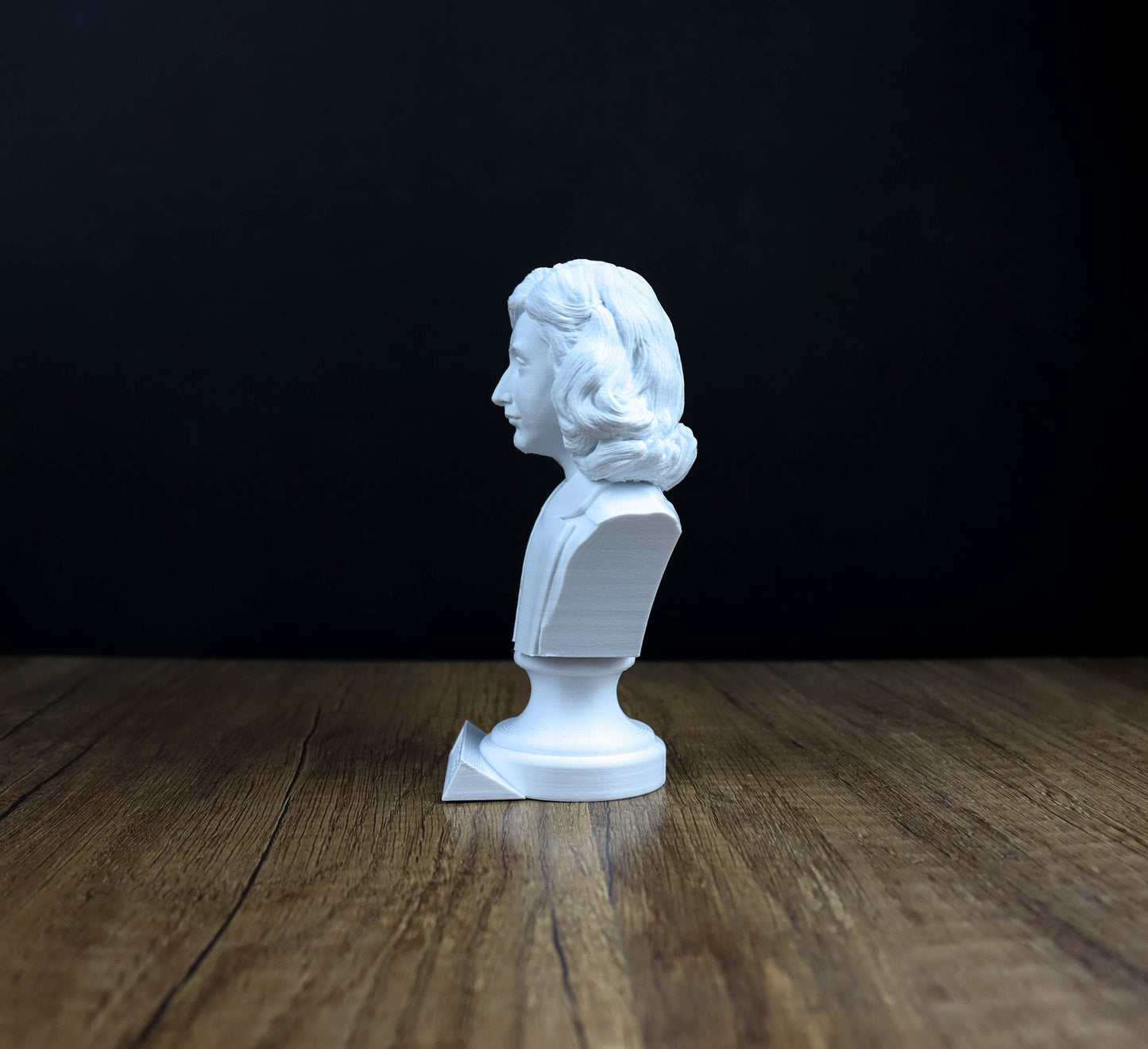 Anne Frank Bust, Statue