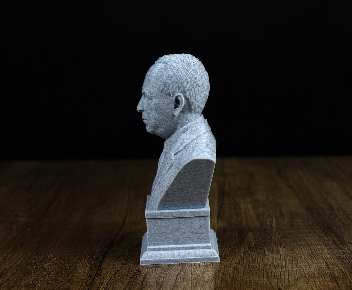 C.S. Lewis Bust, British Writer Statue, Sculpture Decoration