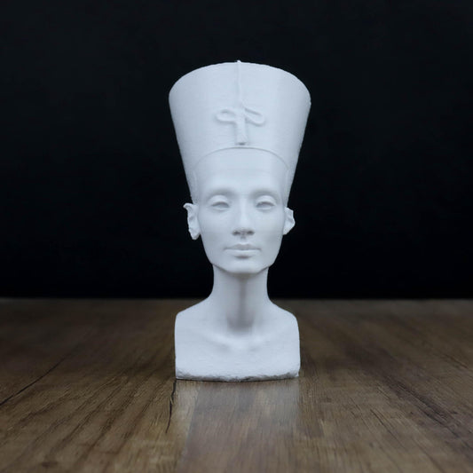 Nefertiti Bust Replica, Queen of Ancient Egypt, Wife of Pharaoh Akhenaten