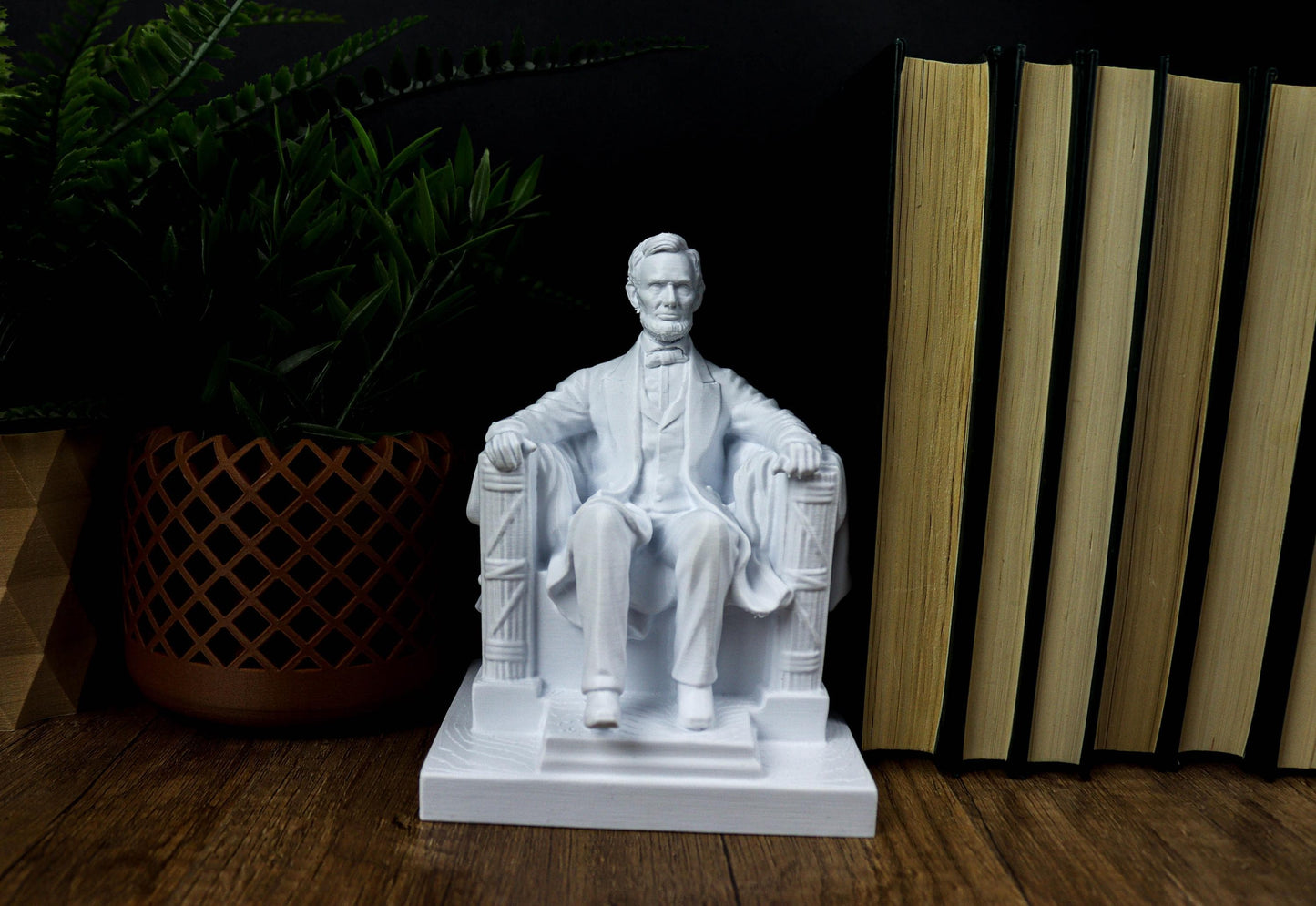 Lincoln Memorial Statue, Detailed Replica of Abraham Lincoln Bust for Home Decor, Office Accent