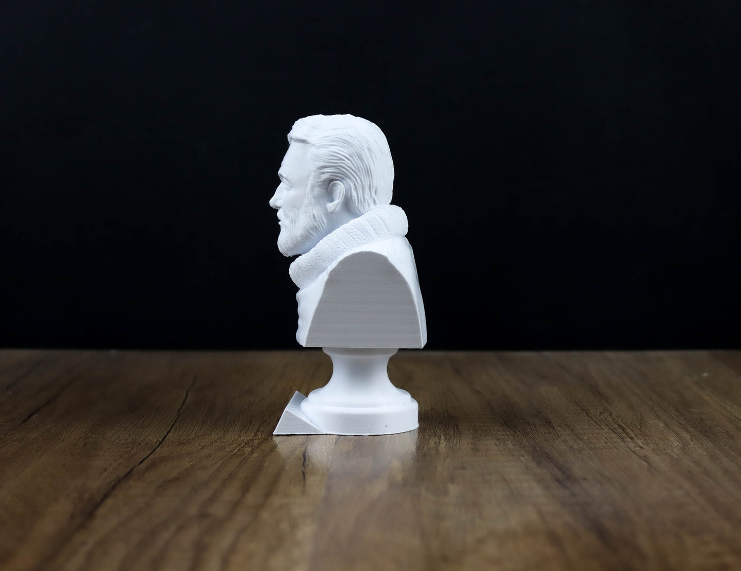 Ernest Hemingway Bust, American Author Statue, Sculpture Decoration, Home Decor, Book lover gift