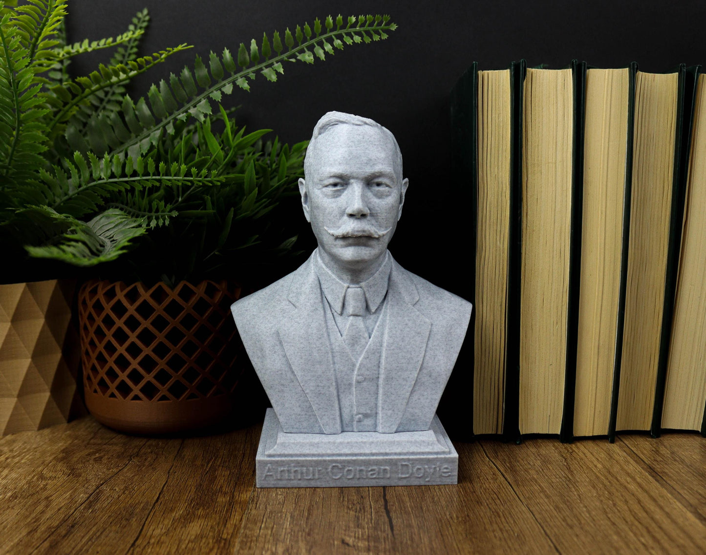 Arthur Conan Doyle bust, British Writer and Physician Statue, Gift for Book Lover