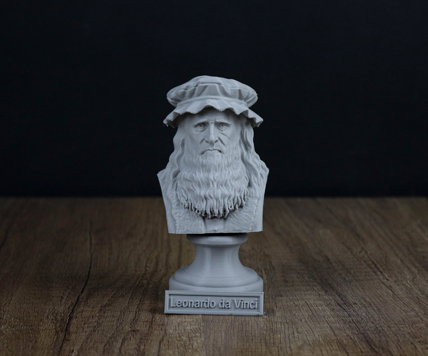 Leonardo da Vinci Bust, Italian Polymath of the High Renaissance Era Statue, Sculpture Decoration.
