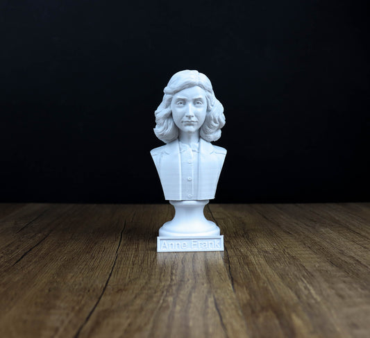 Anne Frank Bust, Statue