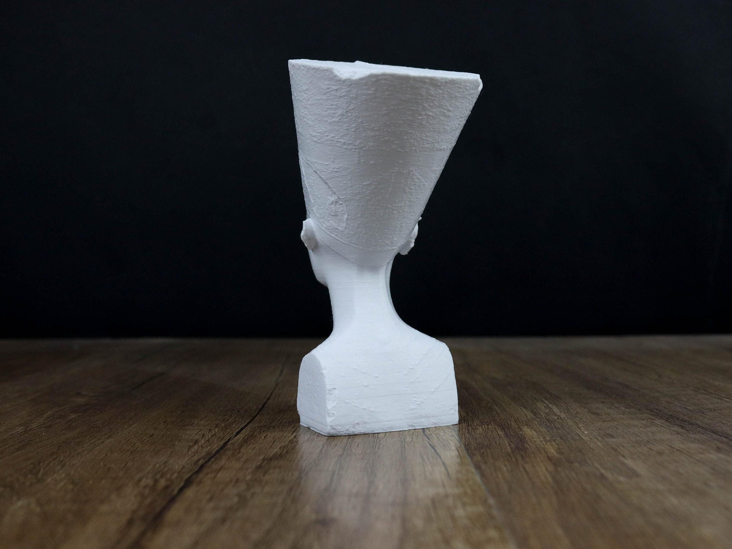 Nefertiti Bust Replica, Queen of Ancient Egypt, Wife of Pharaoh Akhenaten