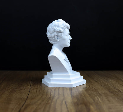 Edith Piaf Bust