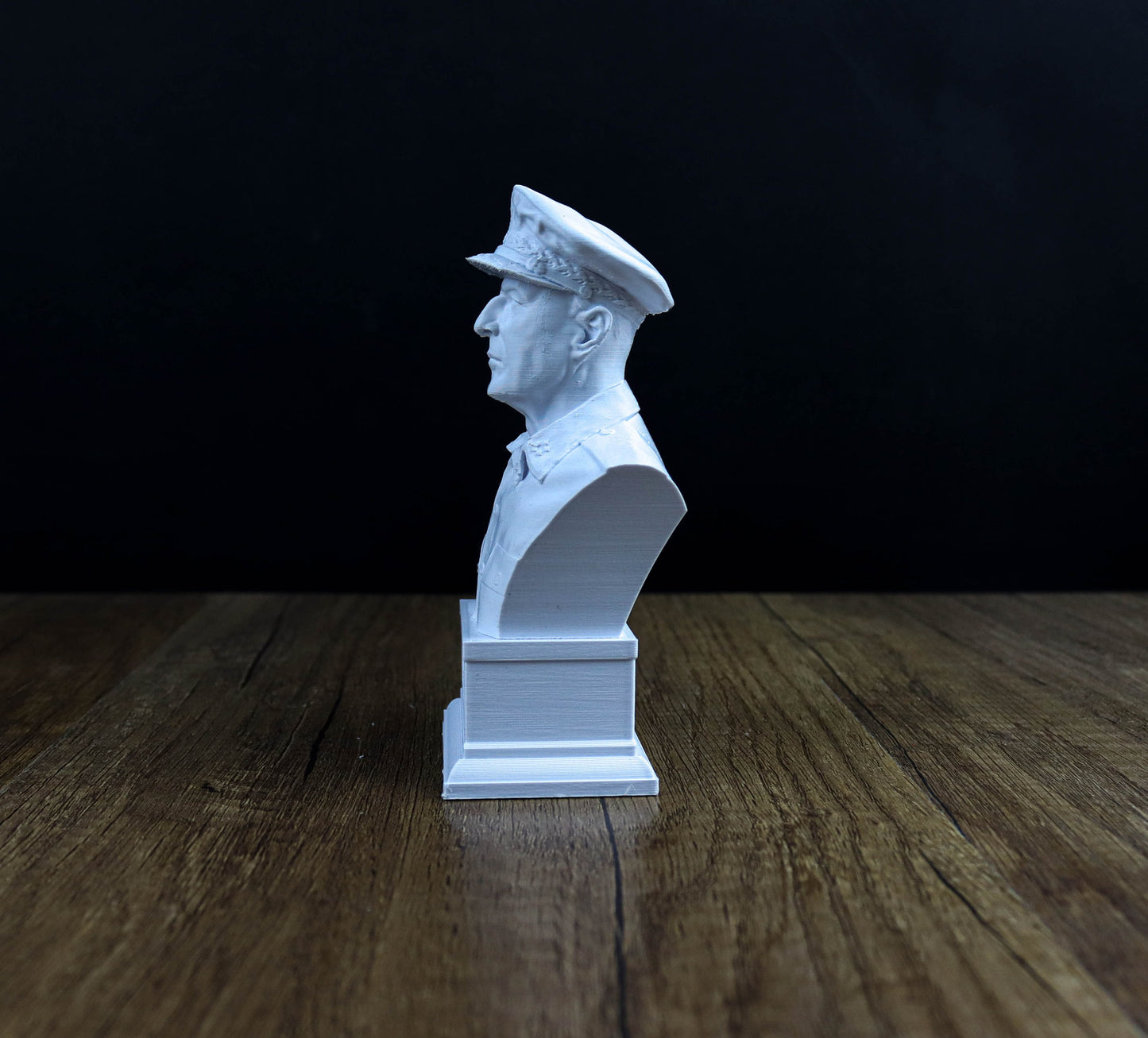 Douglas MacArthur Bust, World War II Military Sculpture, American Military Hero Decor
