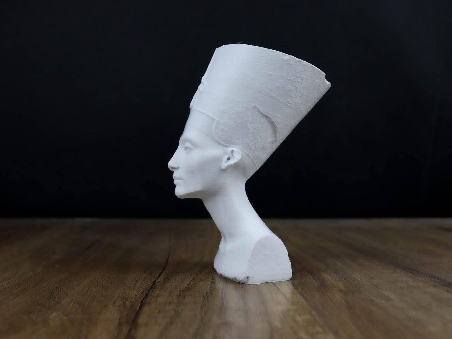 Nefertiti Bust Replica, Queen of Ancient Egypt, Wife of Pharaoh Akhenaten