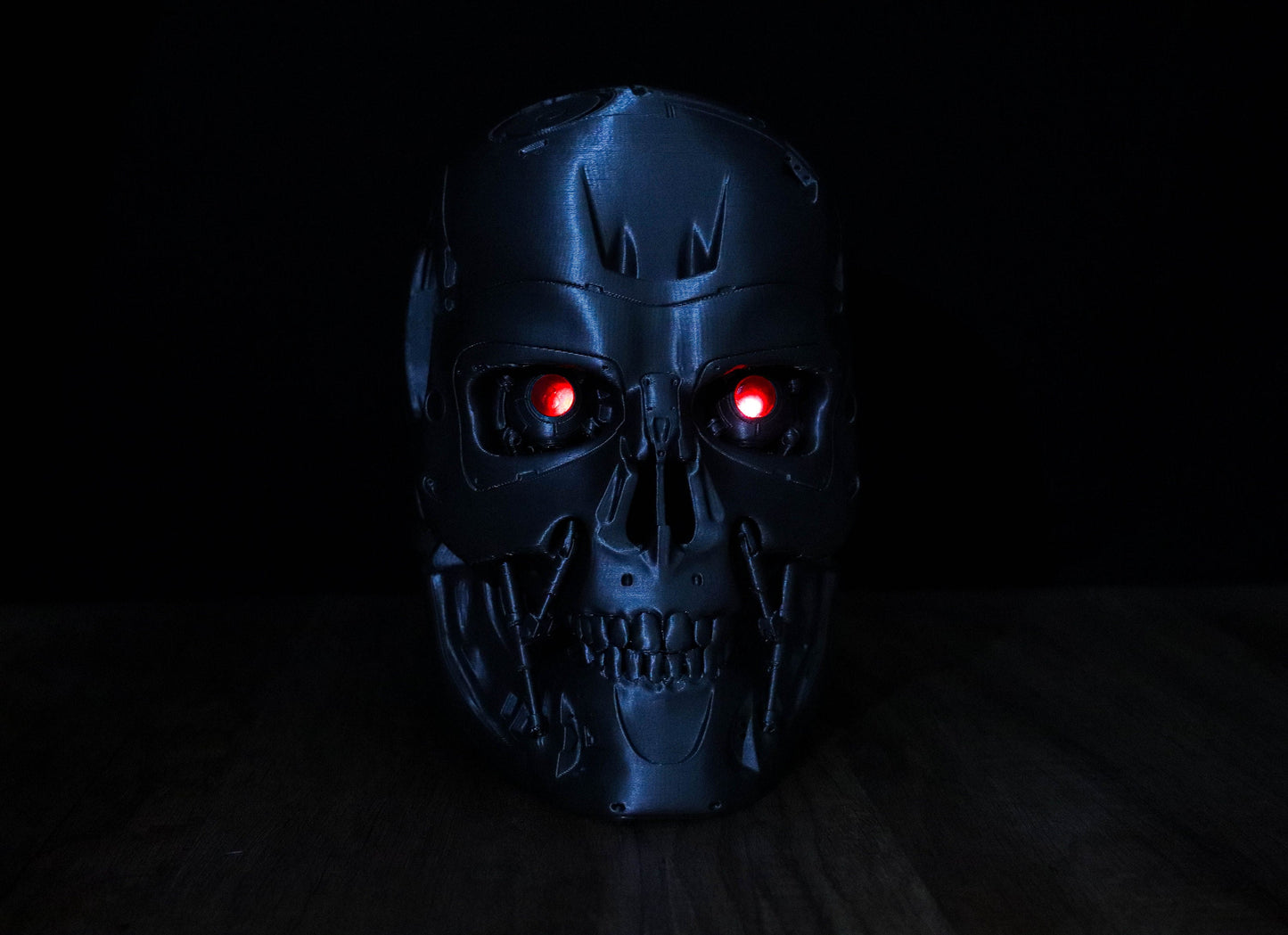 Terminator Endoskeleton Headphone Holder, Skull T-800 LED Bust, Headset Stand