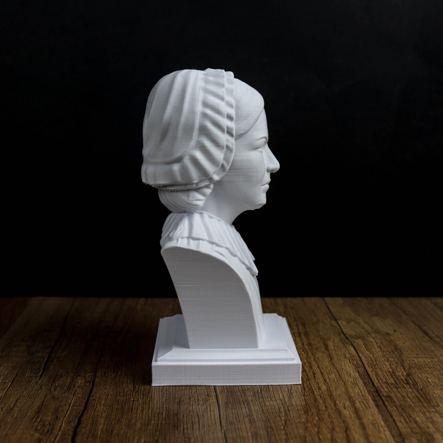Florence Nightingale Bust, Medical history decor, Healthcare Hero Sculpture