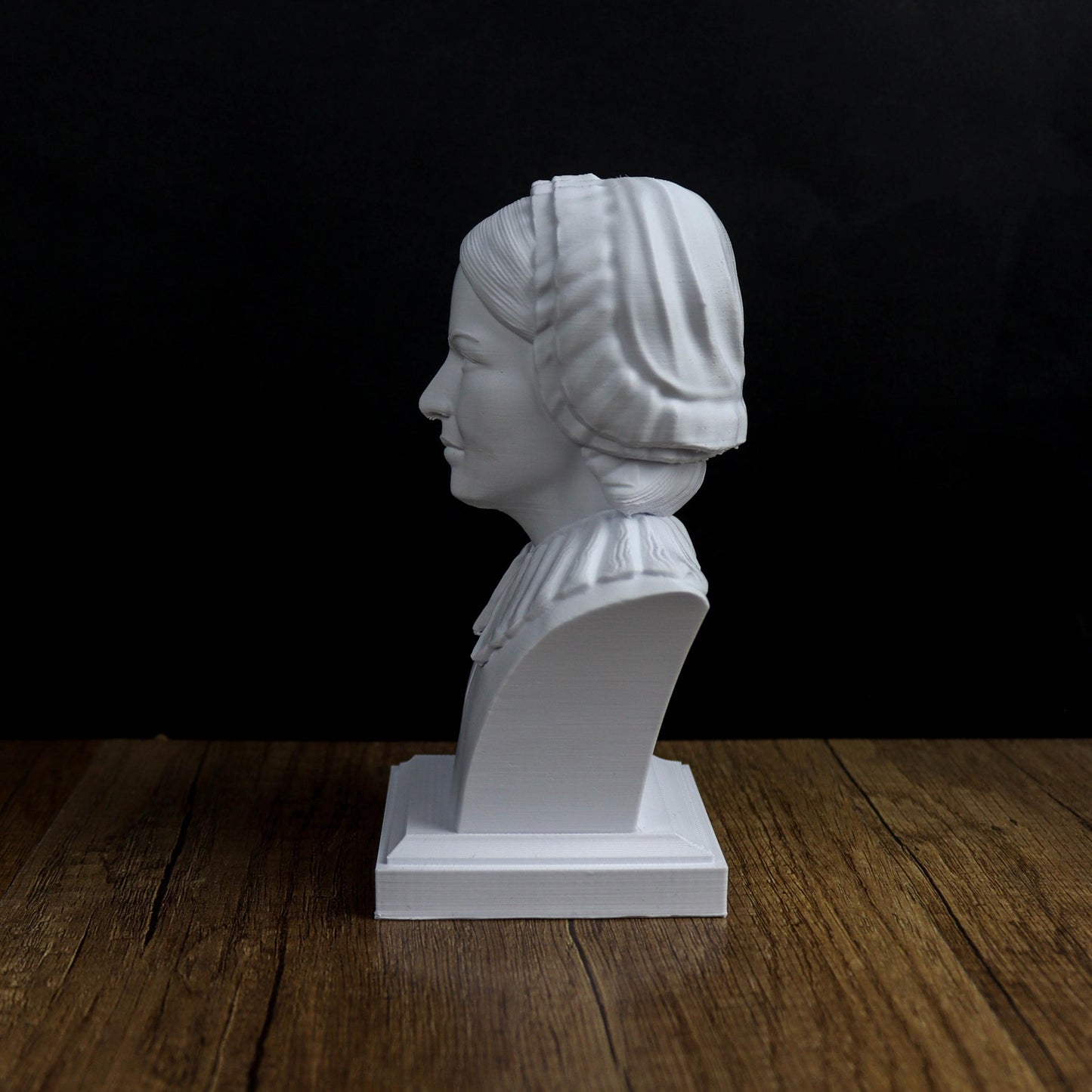 Florence Nightingale Bust, Medical history decor, Healthcare Hero Sculpture