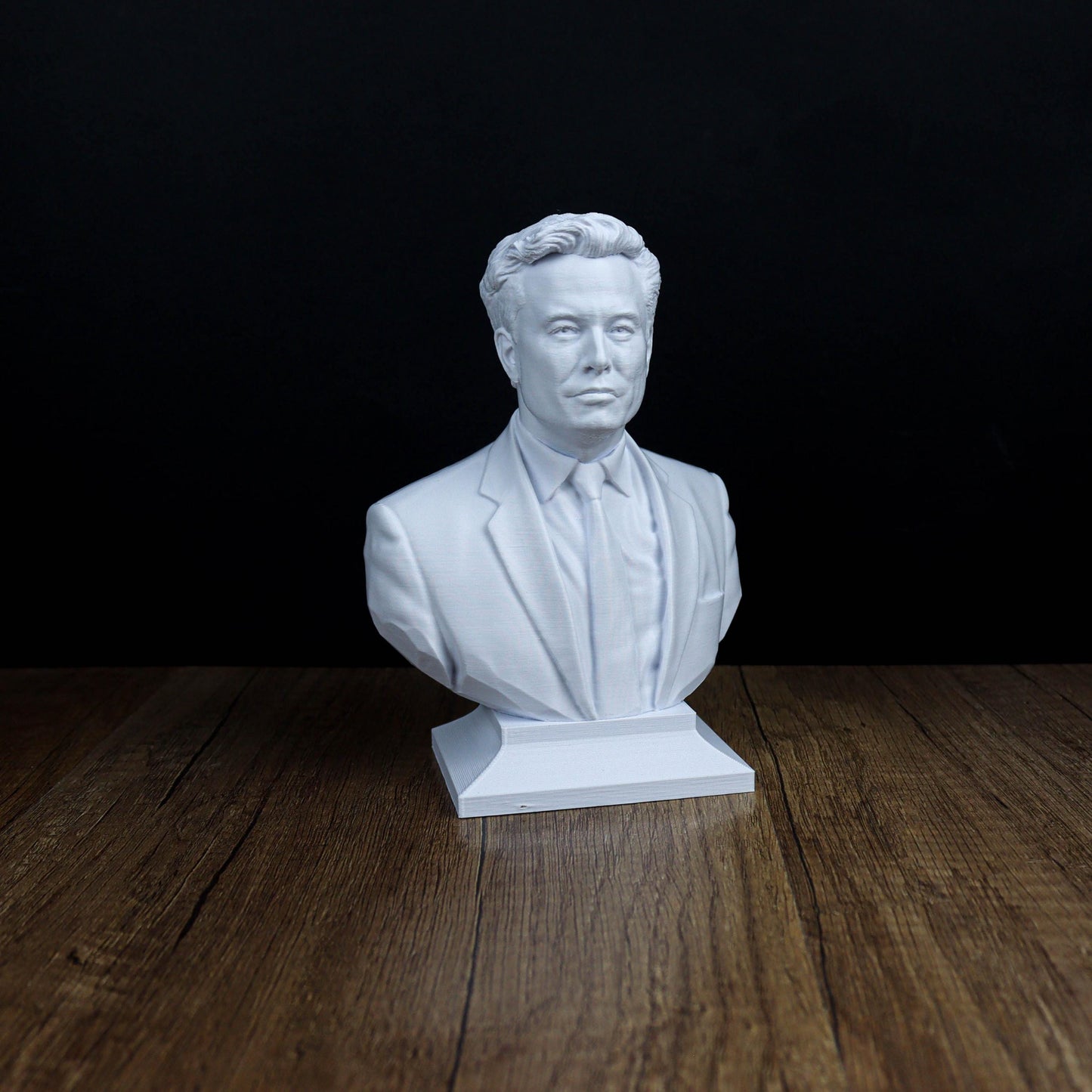 Elon Musk Bust, Alternate version