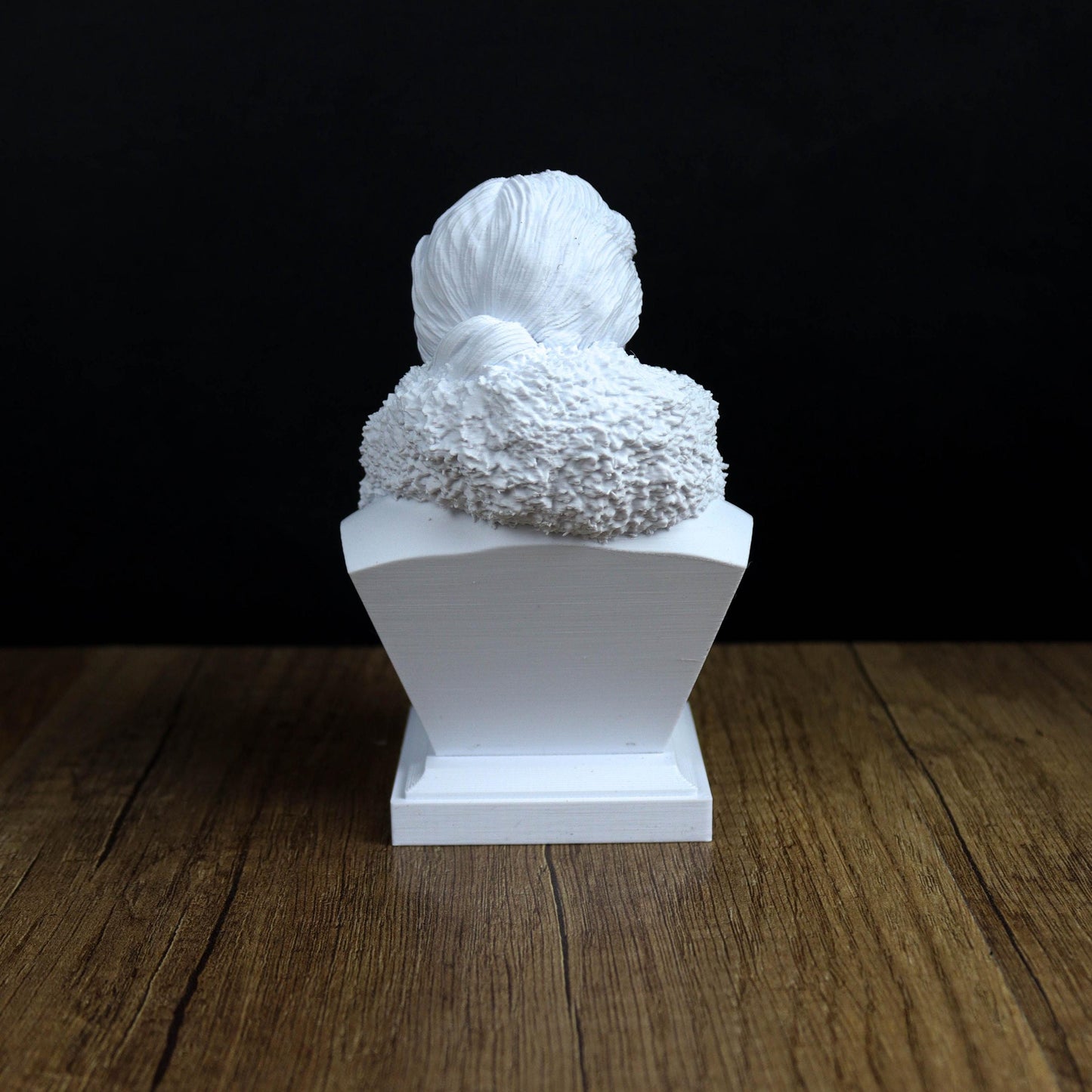 Virginia Woolf Statue, Literary Icon Sculpture, Feminist Author Decor, Writer Gift