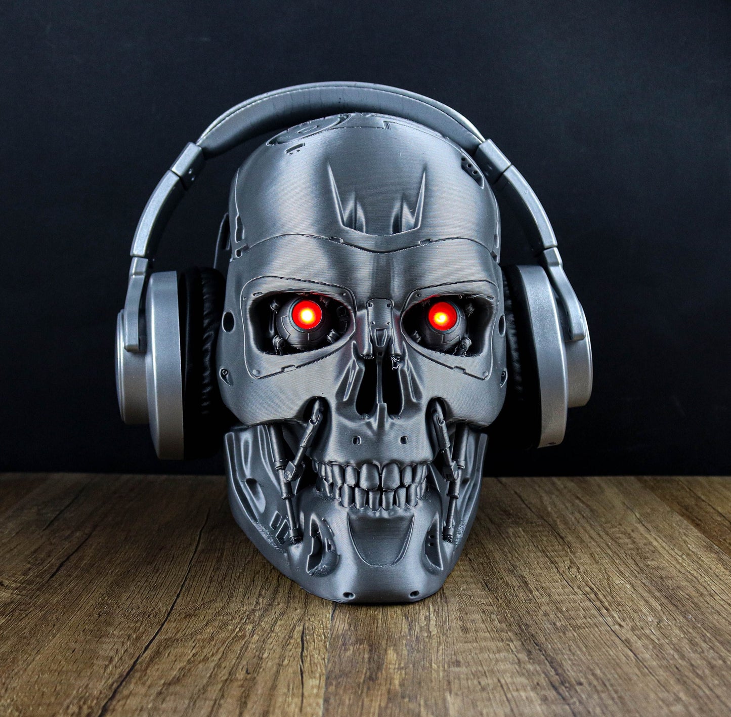 Terminator Endoskeleton Headphone Holder, Skull T-800 LED Bust, Headset Stand